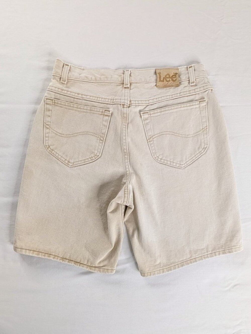 VTG Lee Cream Light Wash Denim High Rise Long Length Shorts Jorts
